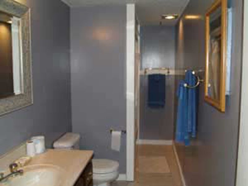 Suite 4d Bathroom